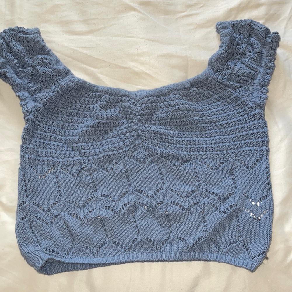 Blue knitted crop top